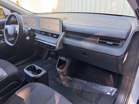 Used 2024 Hyundai Ioniq 5 SEL RWD image 13