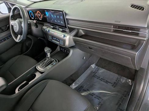 Used 2025 Hyundai Kona SEL FWD image 20