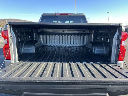 Used 2025 Chevrolet Silverado 1500 LT Trail Boss w/ Convenience Package II image 9