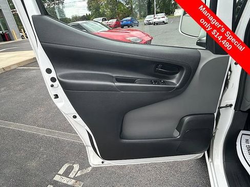 Used 2020 Nissan NV200 SV w/ Sliding Glass Door Package image 17