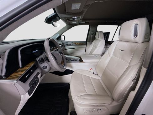 Used 2021 Cadillac Escalade Premium Luxury Platinum w/ Heavy-Duty Trailer Package image 16