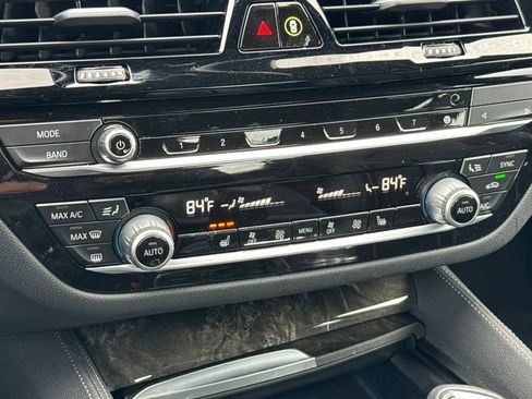 Used 2023 BMW 530e xDrive w/ Premium Package image 19