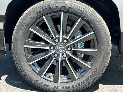 Used 2025 Lexus GX 550 w/ Accessory Package (31) AWD/4WD image 31