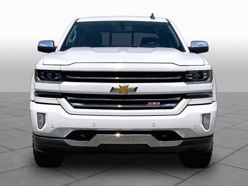 Used 2017 Chevrolet Silverado 1500 LTZ Z71 w/ LTZ Plus Package AWD/4WD image 4
