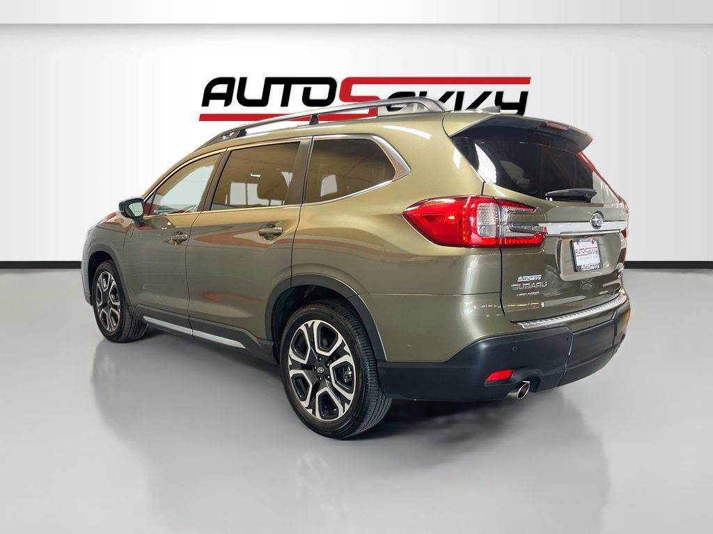Used 2024 Subaru Ascent Limited w/ Technology Package AWD/4WD image 5