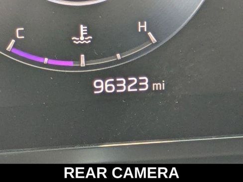 Used 2022 Kia Carnival SX Prestige image 12