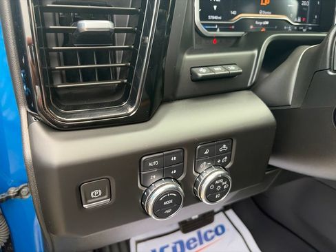 Used 2024 GMC Sierra 1500 AT4 w/ Technology Package AWD/4WD image 24