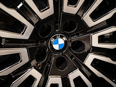 New 2026 BMW 740i xDrive w/ Executive Package image 10