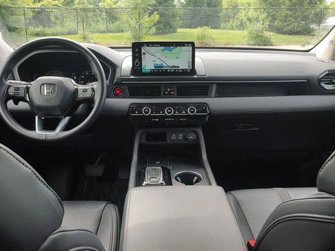 Used 2024 Honda Pilot Touring image 21