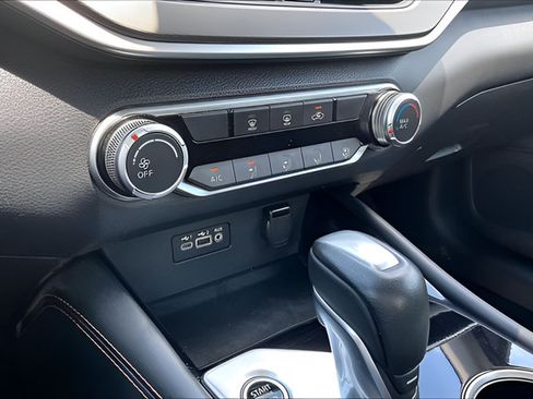 Certified 2025 Nissan Altima 2.5 SR FWD image 23