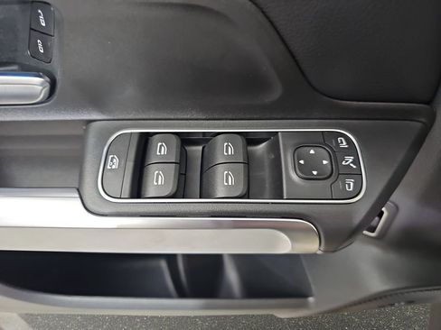 Used 2026 Mercedes-Benz GLB 250 4MATIC image 31