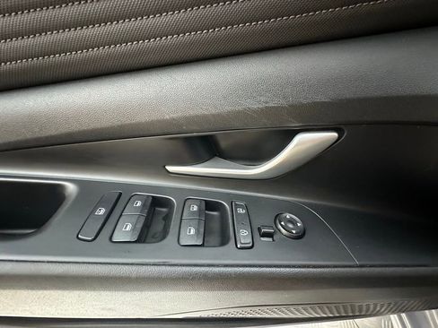 Used 2023 Hyundai Elantra SEL w/ Convenience Package image 24