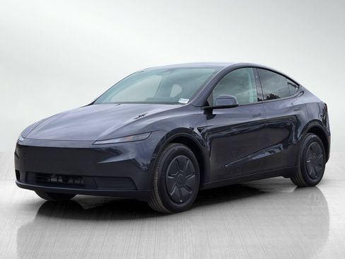 Used 2026 Tesla Model Y AWD image 8
