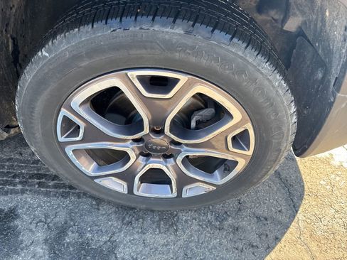 Used 2015 Jeep Renegade Limited image 50