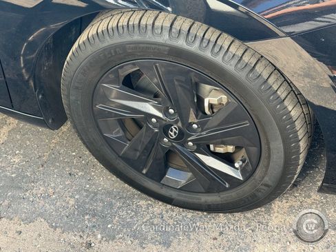 Used 2021 Hyundai Elantra SEL FWD image 6