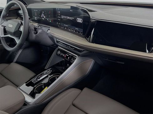 New 2025 Audi Q5 2.0T Premium Plus image 29