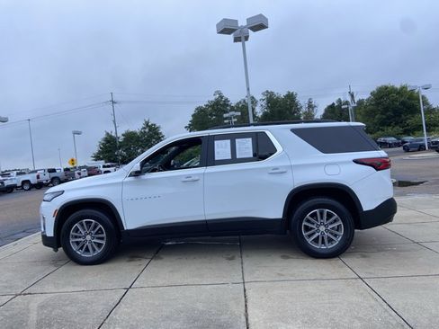 Used 2022 Chevrolet Traverse LT FWD image 9