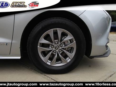 Used 2021 Toyota Sienna LE FWD image 9