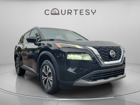 Certified 2021 Nissan Rogue SV w/ Premium Package image 7