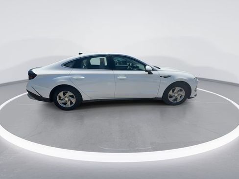 Used 2025 Hyundai Sonata SE FWD image 9