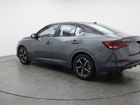 Used 2025 Nissan Sentra SV FWD image 6