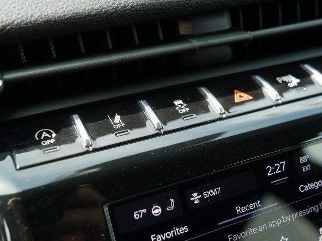 Used 2024 Jeep Grand Cherokee Altitude AWD/4WD image 34