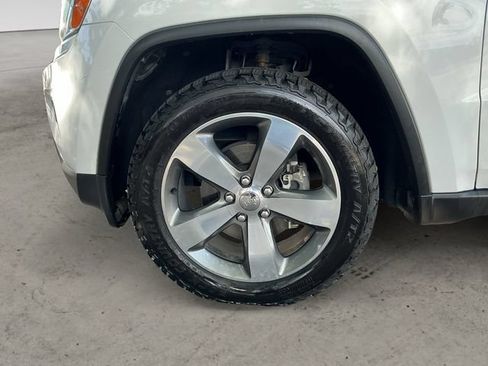 Used 2015 Jeep Grand Cherokee Limited w/ Trailer Tow Group IV AWD/4WD image 9