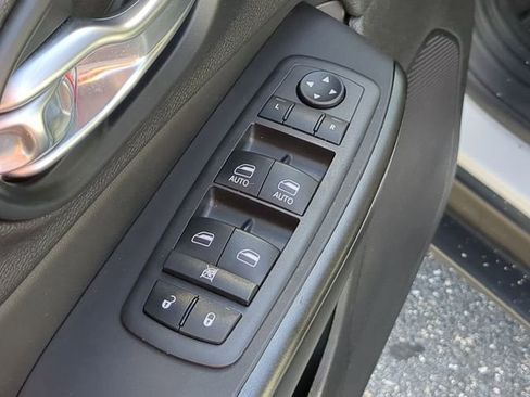 Used 2021 Jeep Cherokee Trailhawk w/ Premium Leather Package image 17