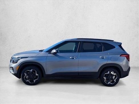 Used 2025 Kia Seltos EX w/ EX Sunroof Package image 8