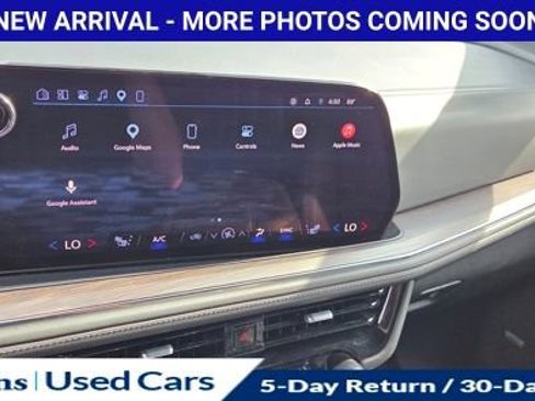 Used 2026 Chevrolet Suburban LT w/ Comfort Package AWD/4WD image 17