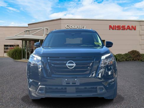 New 2025 Nissan Pathfinder SV w/ SV Premium Package image 2