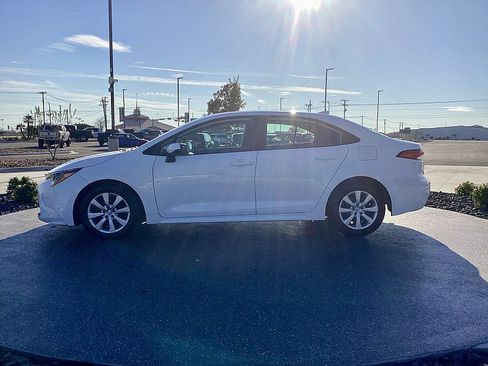 Used 2023 Toyota Corolla LE image 8