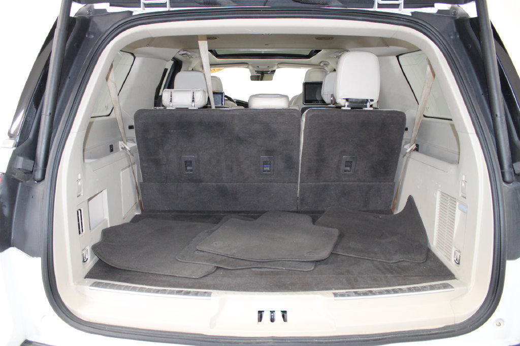 Used 2020 Lincoln Navigator L Reserve w/ Luxury Package AWD/4WD image 17