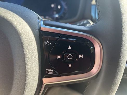 Used 2025 Volvo V60 B5 Cross Country Plus image 38