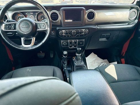 Used 2018 Jeep Wrangler Unlimited Sahara w/ Dual Top Group AWD/4WD image 11