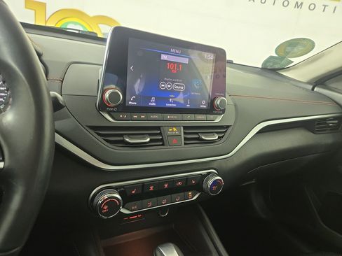 Used 2020 Nissan Altima 2.5 SR w/ Premium Package image 21