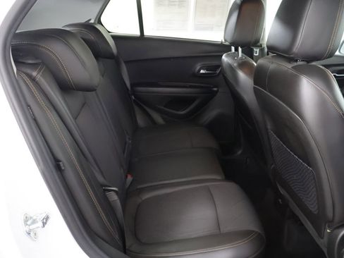Used 2022 Chevrolet Trax LT w/ Driver Confidence Package AWD/4WD image 25