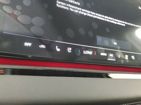 New 2025 Audi Q6 e-tron Premium Plus image 30