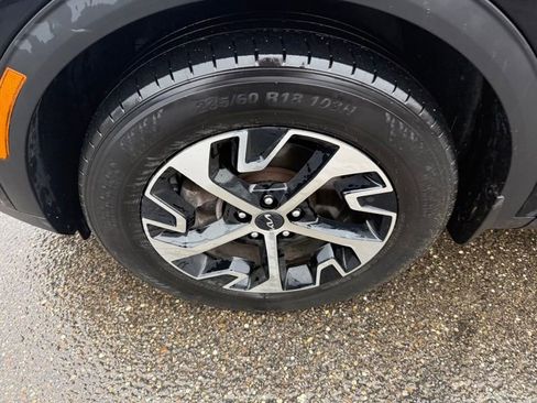 Certified 2023 Kia Sportage EX AWD/4WD image 16