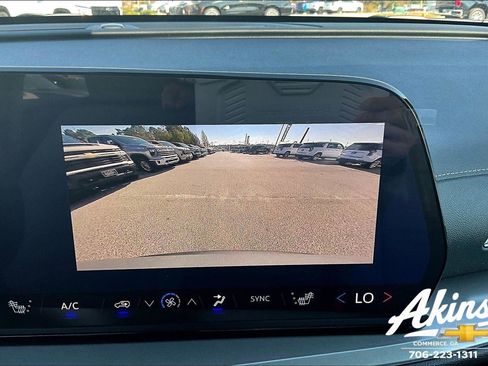 New 2026 Chevrolet Traverse LT image 10