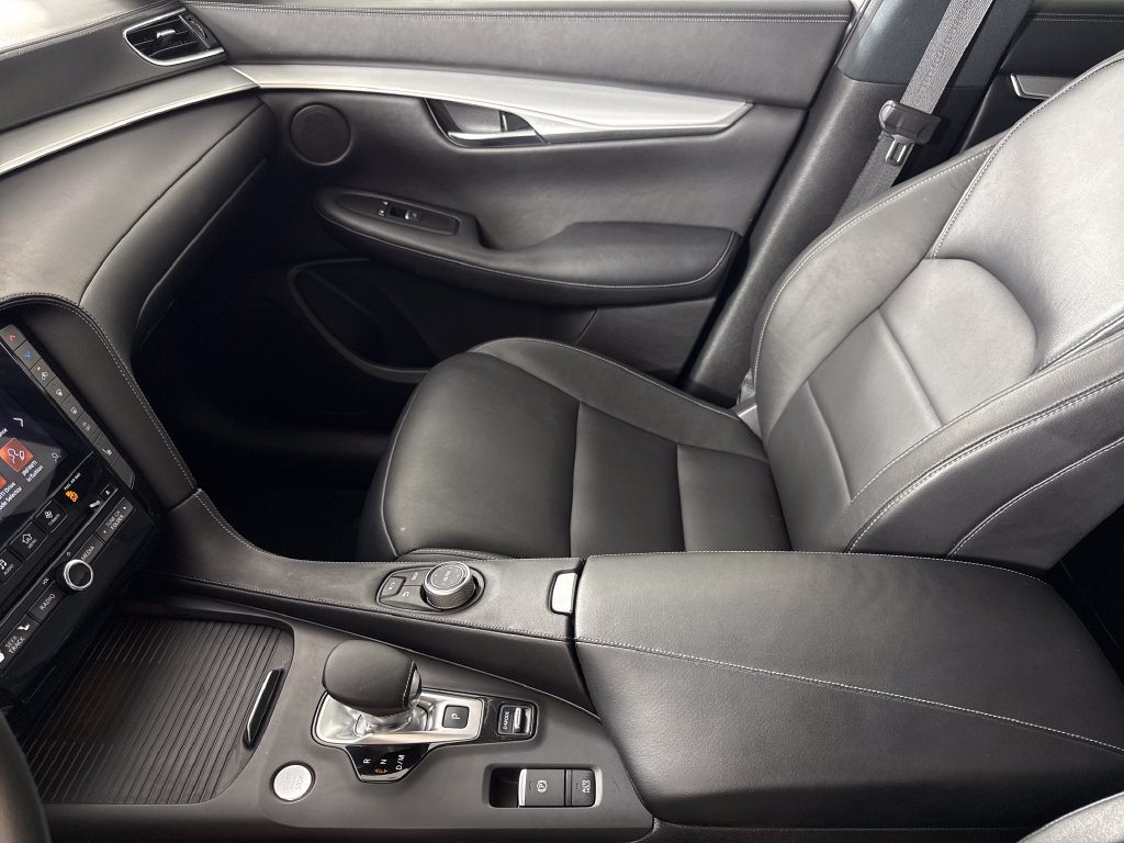 Used 2021 INFINITI QX50 Luxe FWD image 19