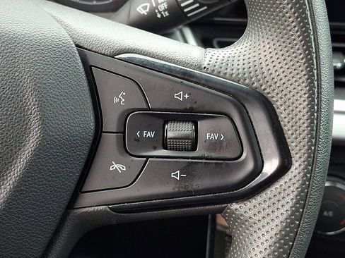 Used 2025 Chevrolet Trax LS w/ LS Convenience Package image 20