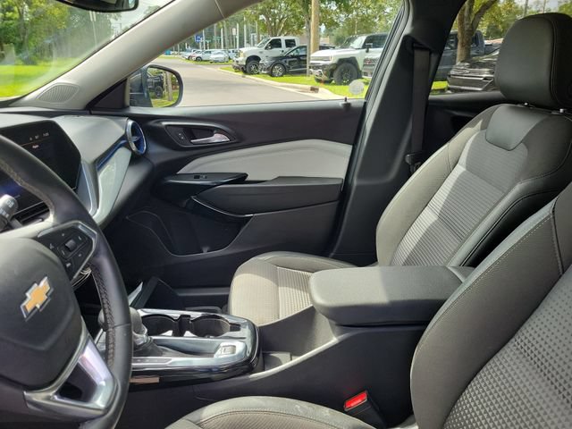 Used 2025 Chevrolet Trax LT w/ Driver Confidence Package FWD image 20