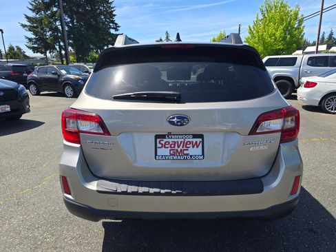 Used 2016 Subaru Outback 2.5i Limited AWD/4WD image 4