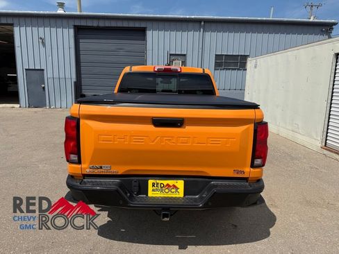 Used 2025 Chevrolet Colorado Z71 w/ Technology Package AWD/4WD image 6