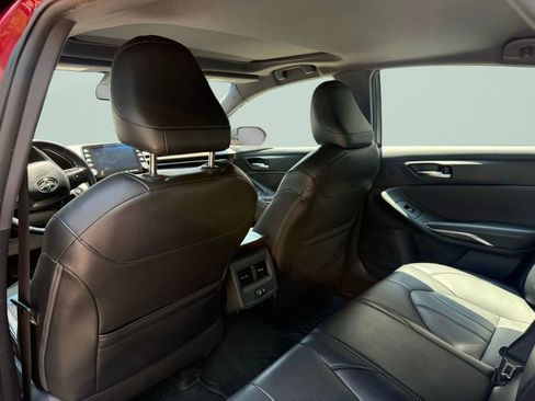 Used 2019 Toyota Avalon XLE w/ Moonroof Package image 29