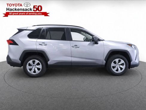 Used 2021 Toyota RAV4 LE w/ Carpet Mat Package (TMS) AWD/4WD image 8