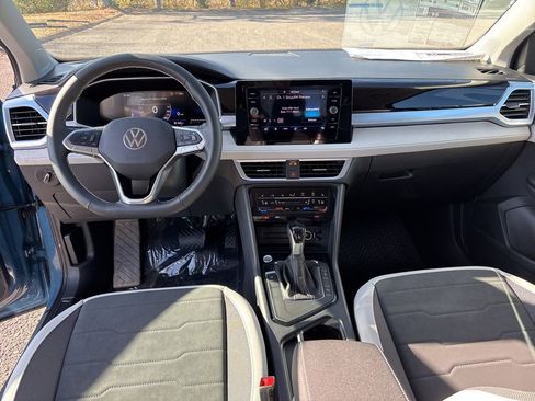 New 2026 Volkswagen Taos SE image 24