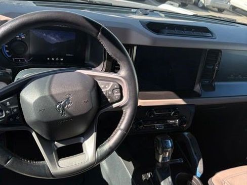 Used 2022 Ford Bronco Wildtrak AWD/4WD image 16