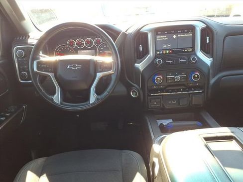 Used 2019 Chevrolet Silverado 1500 LT Trail Boss AWD/4WD image 16